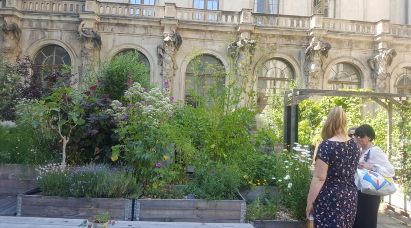 Komm´ Naschen und Staunen! Ein Besuch im Palais-Garten